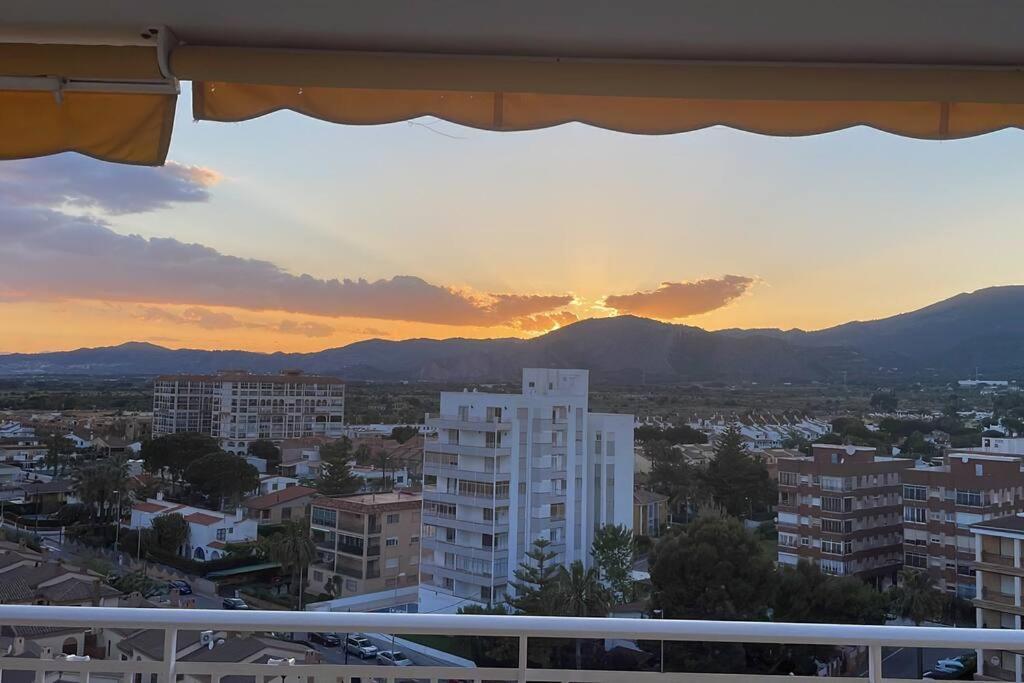 Ferienwohnung Incredible Seafront With Sunrise And Sunset Views Benicàssim Exterior foto